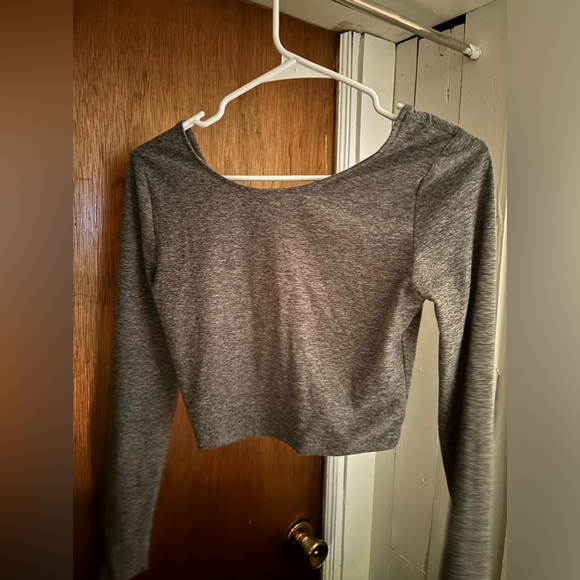 AKA long sleeve crop top, size small - Picture 2 of 3